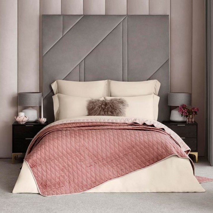 Пледы и покрывала Togas