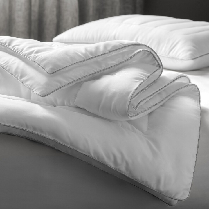 Покрывала, подушки, одеяла Togas