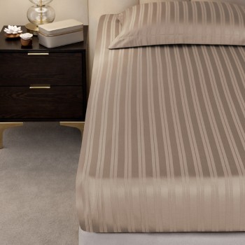 Простыня на резинке Саккард (200х200х35)