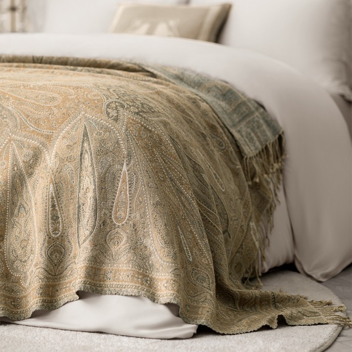 Пледы и покрывала Togas