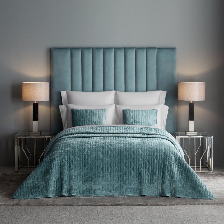 Пледы и покрывала Togas