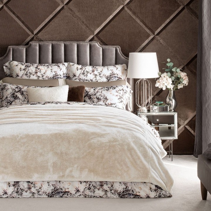 Пледы и покрывала Togas