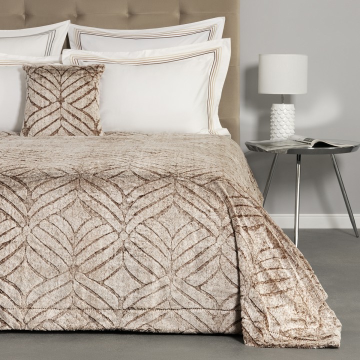 Пледы и покрывала ESTIA