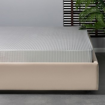 Простыня на резинке Люкс (180х200х30)