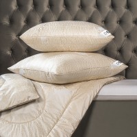 Подушка Холи лэмб (70х70 (1 шт))