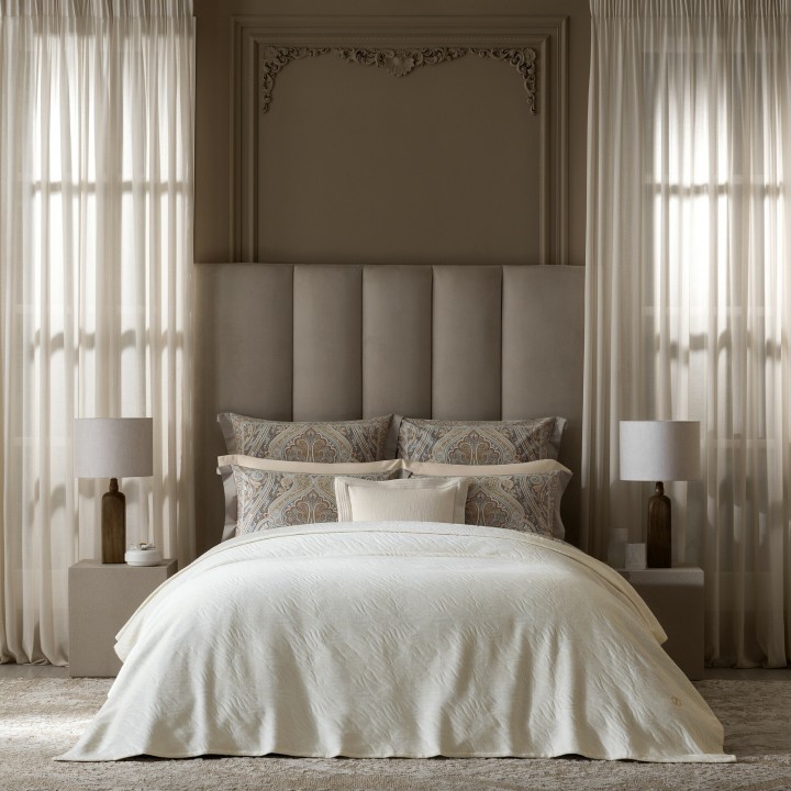 Пледы и покрывала Togas