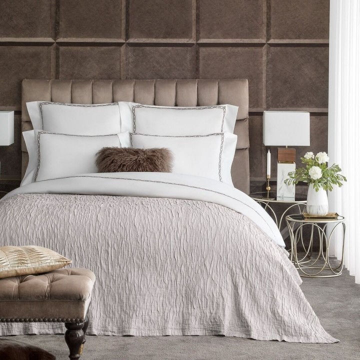 Пледы и покрывала Togas